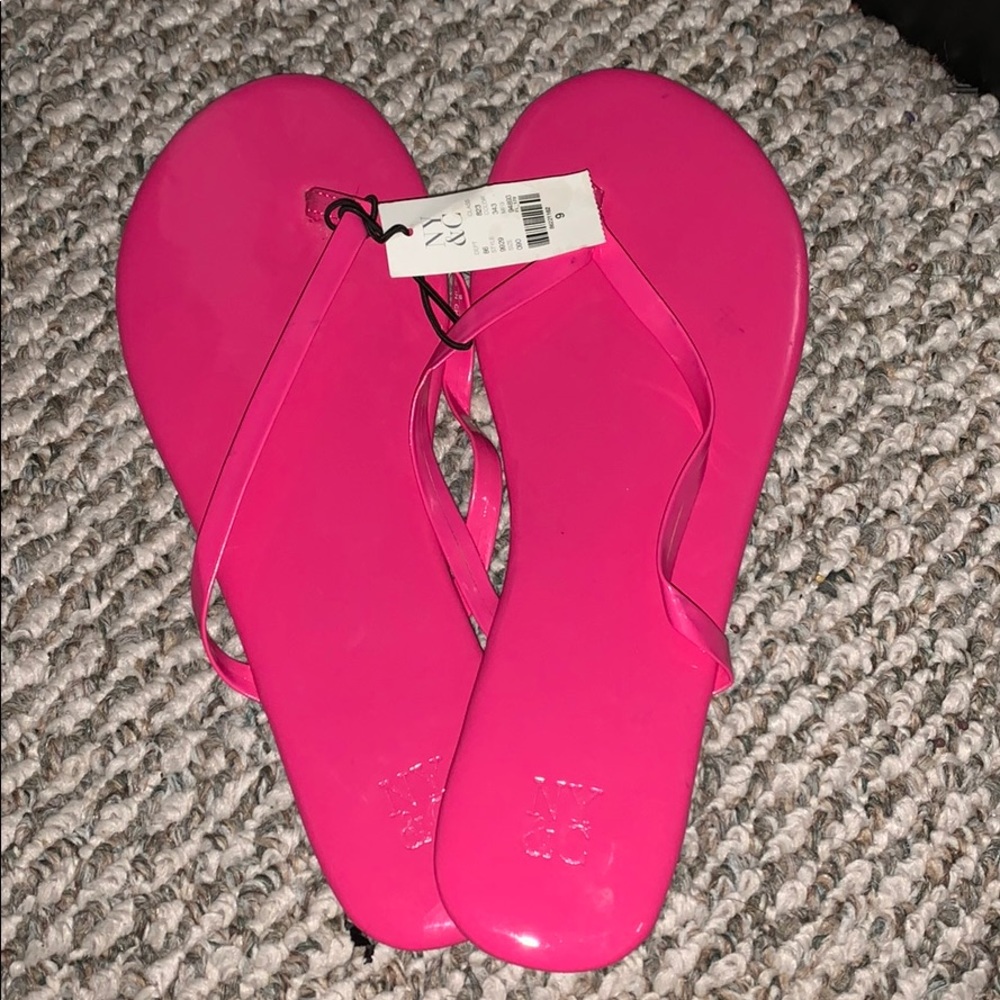 hot pink Flip-flops